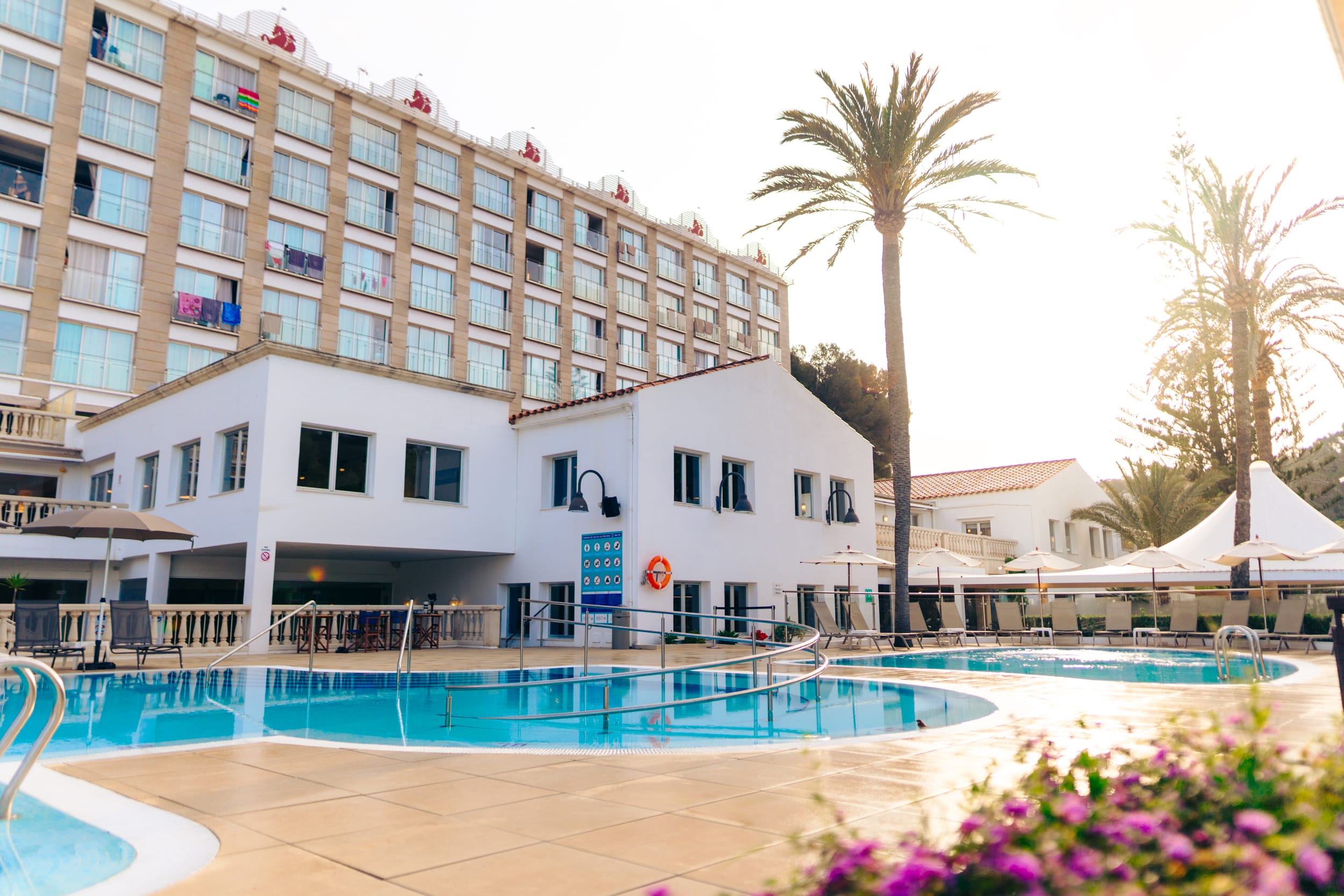 MAIN POOL 03